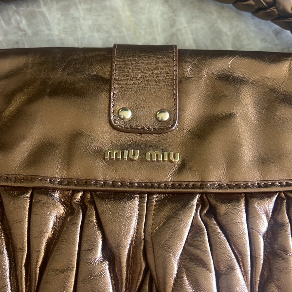 Miu Miu Iconic Matelasse Lux Copper/Rose Gold Quilted Leather Shoulder Hand Bag. - Picture 5 of 11